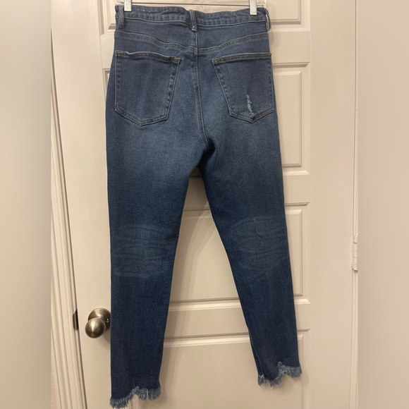 Vintage Almost Famous Woman’s Jeans - Picture 10 of 11